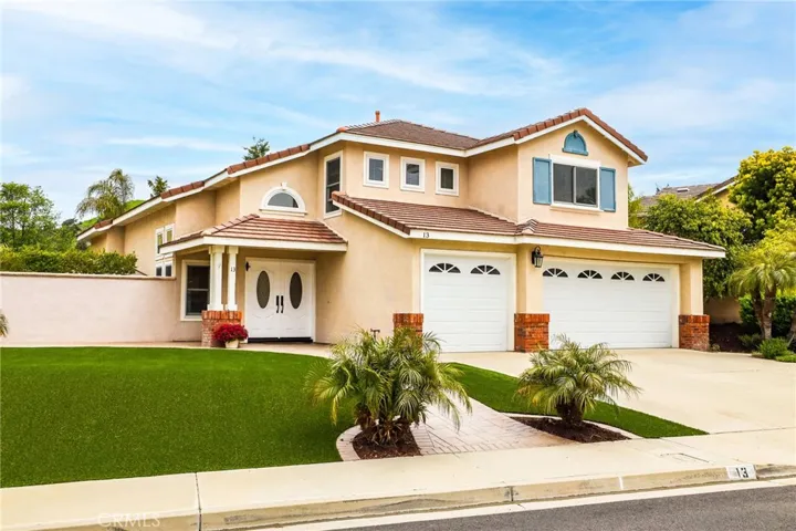 13 Riverview, Trabuco Canyon, California 92679