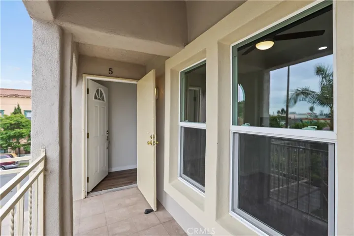 1045 W 42nd Place A, Los Angeles, California 90037