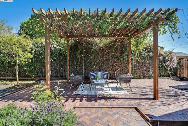 21165 Walker Ct, Castro Valley, California 94546