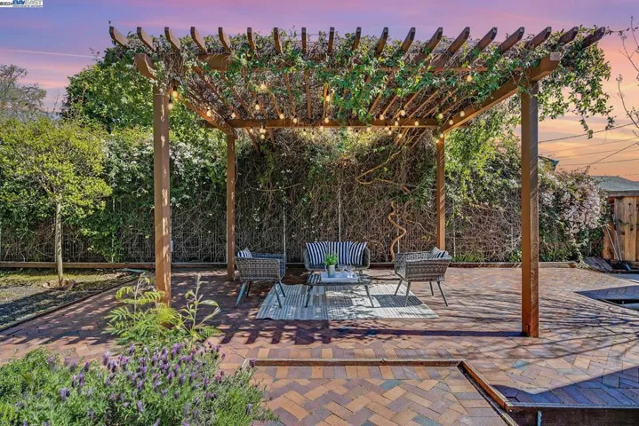 21165 Walker Ct, Castro Valley, California 94546