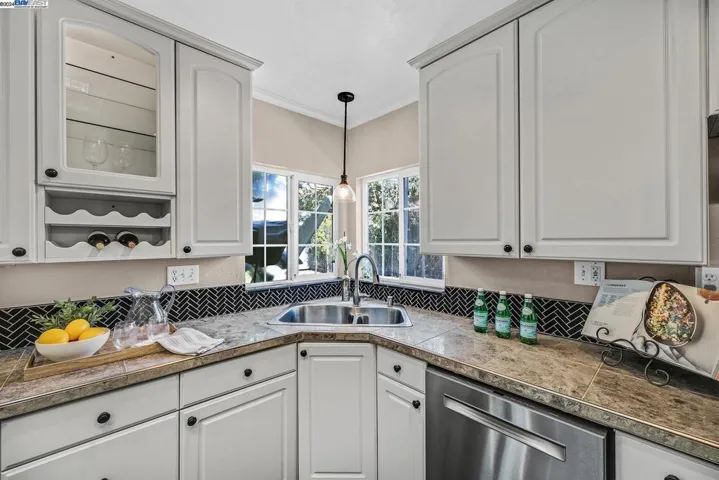 21165 Walker Ct, Castro Valley, California 94546