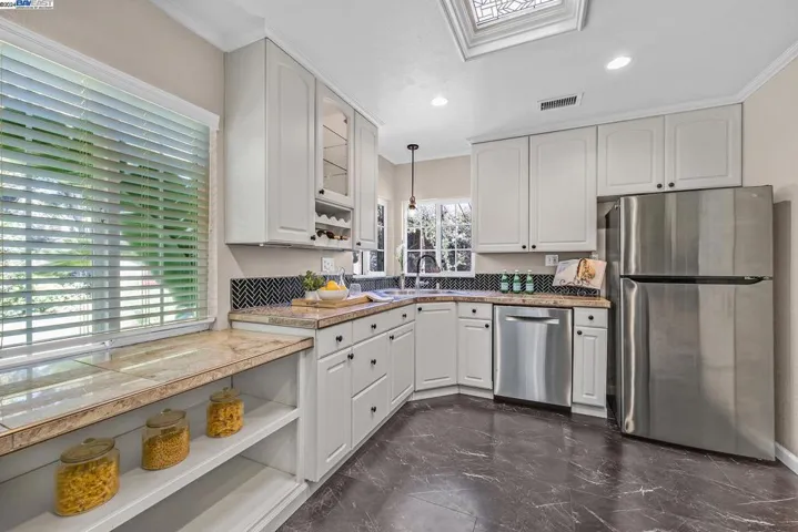 21165 Walker Ct, Castro Valley, California 94546