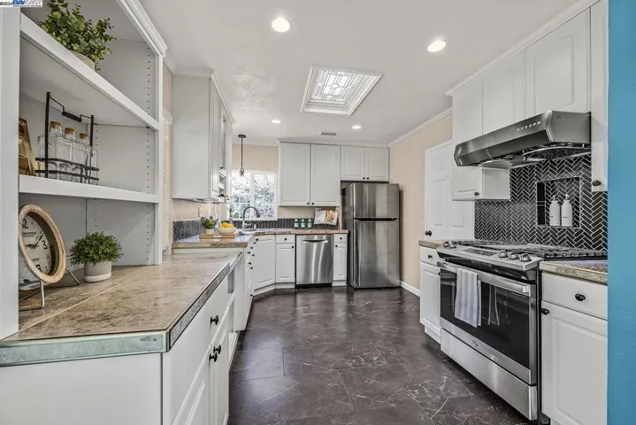 21165 Walker Ct, Castro Valley, California 94546