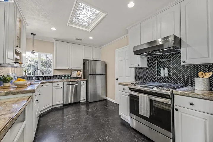 21165 Walker Ct, Castro Valley, California 94546