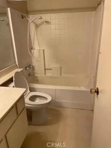 6632 Clybourn Avenue 140, North Hollywood, California 91606