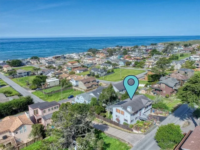 1961 Oxford Avenue, Cambria, California 93428
