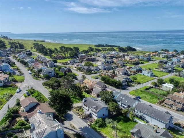 1961 Oxford Avenue, Cambria, California 93428