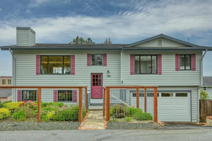 1961 Oxford Avenue, Cambria, California 93428