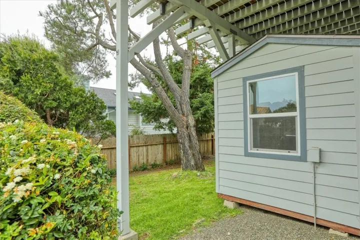 1961 Oxford Avenue, Cambria, California 93428