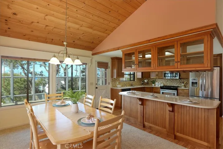 1961 Oxford Avenue, Cambria, California 93428