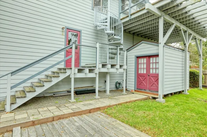1961 Oxford Avenue, Cambria, California 93428