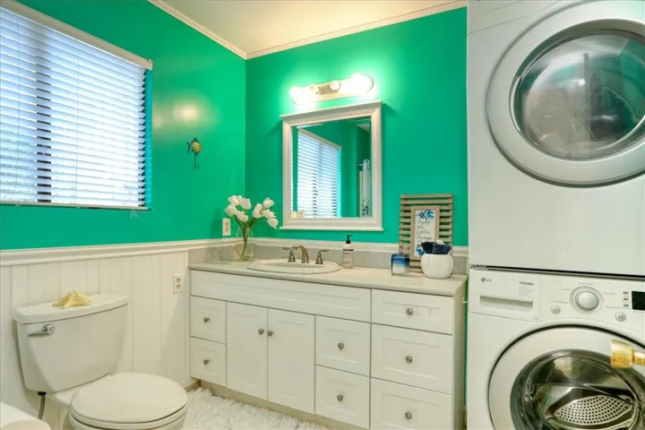 1961 Oxford Avenue, Cambria, California 93428