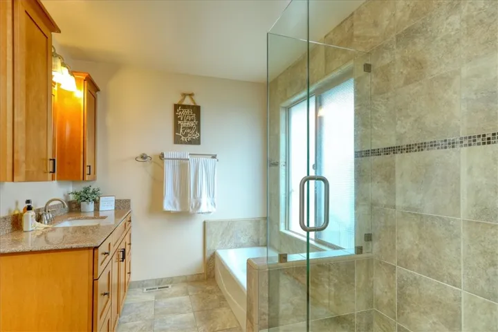 1961 Oxford Avenue, Cambria, California 93428