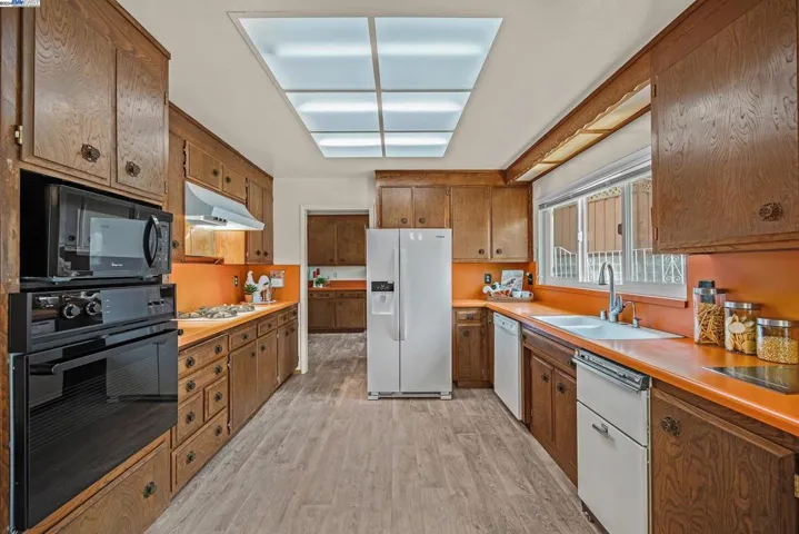 17641 Trenton Dr, Castro Valley, California 94546