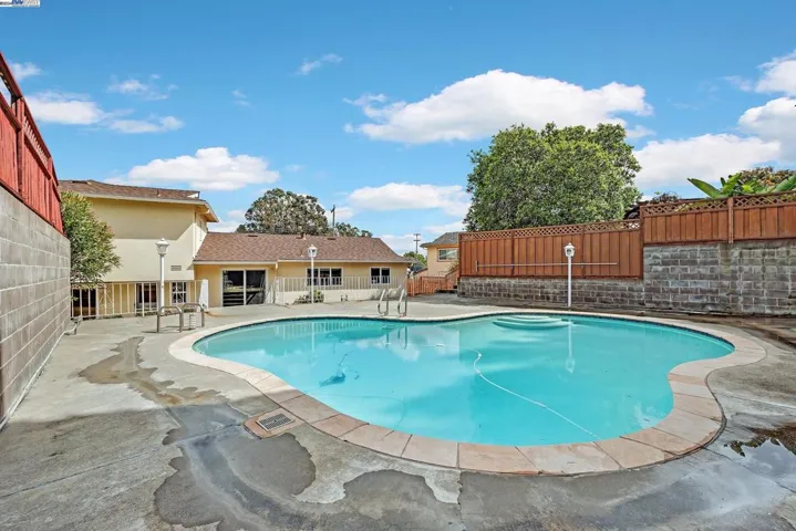 17641 Trenton Dr, Castro Valley, California 94546