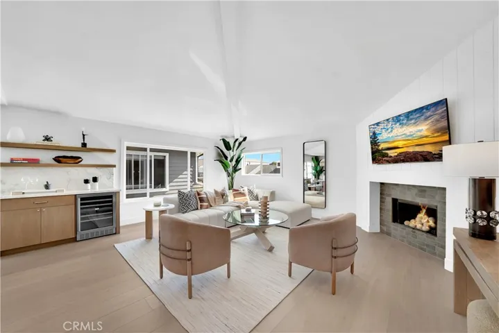 GREAT ROOM WITH FIREPLACE