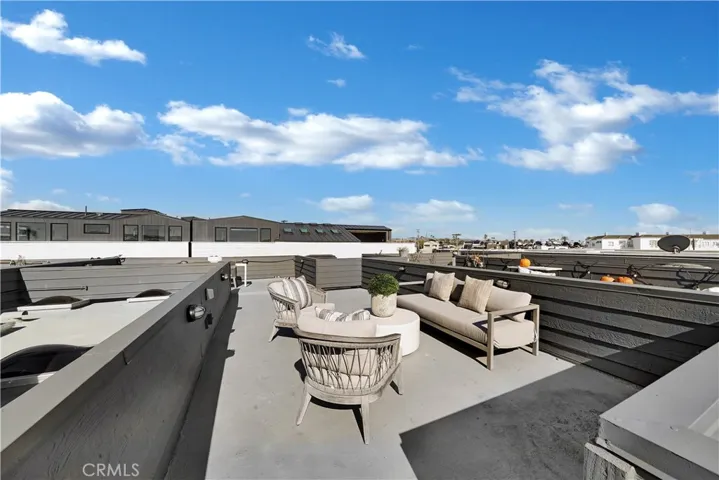 ROOF TOP DECK