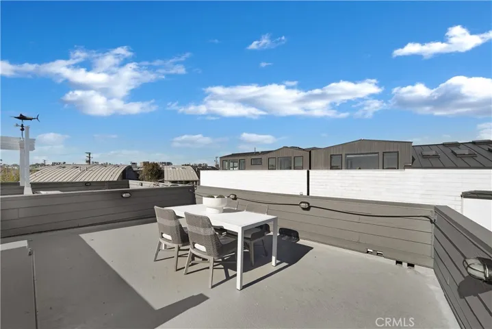 SUNNY ROOF TOP LOCATION