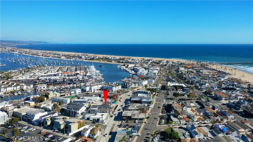 NEWPORT BEACH PENINSULA CLOSE TO BALBOA ISLAND