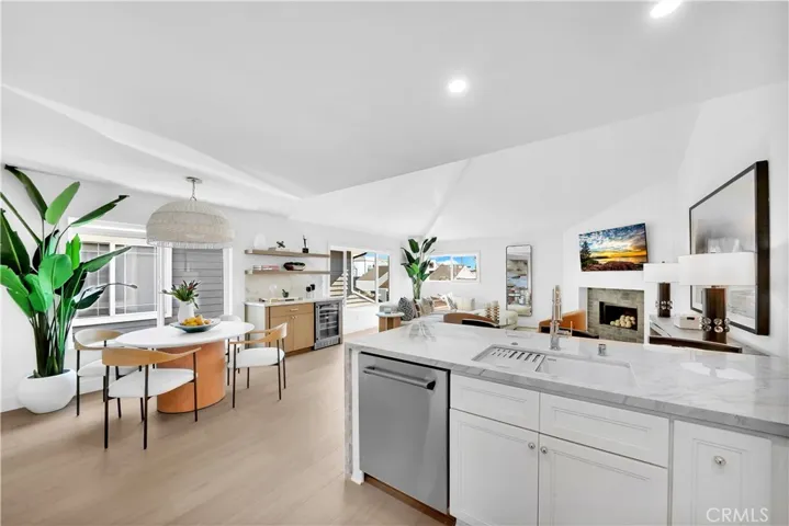 GREAT ENTERTAINING SPACE