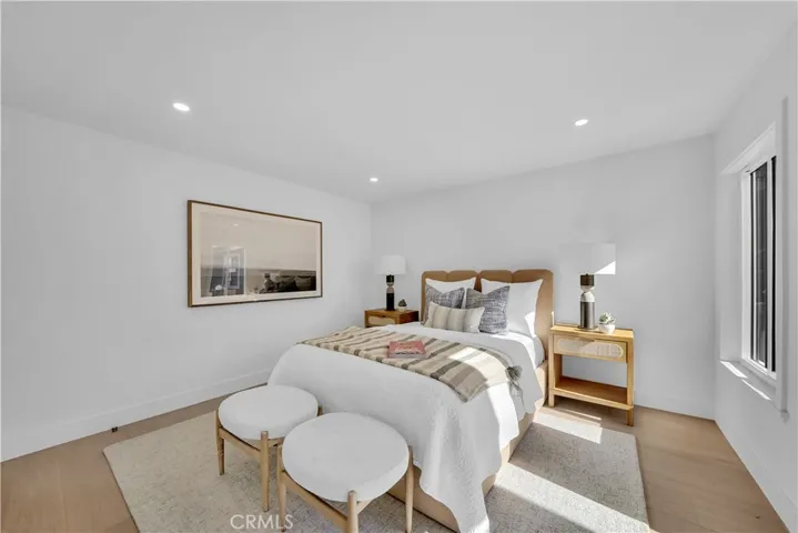 LIGHT BRIGHT BEDROOM