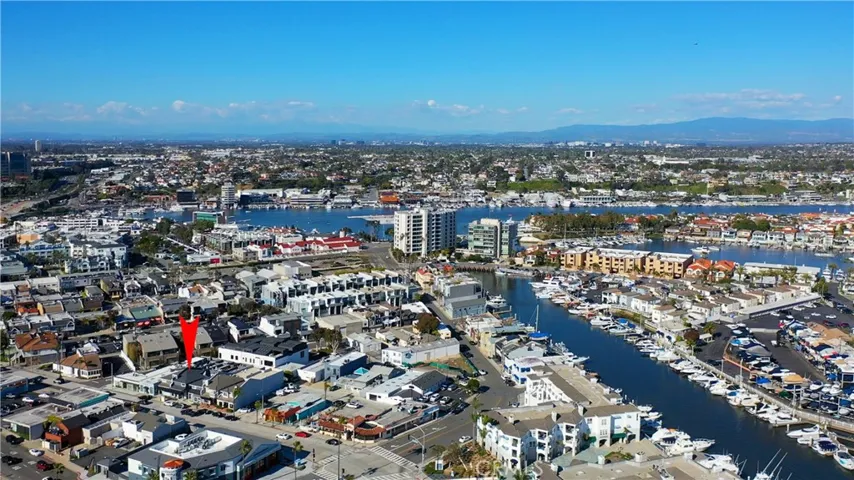 NEWPORT BEACH CONVENIENT TO AIRPORT