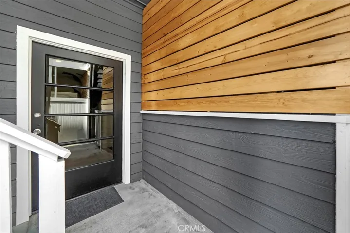 SEPARATE RETAIL ENTRY