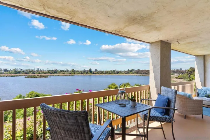 2475 Jefferson 304, Carlsbad, California 92008