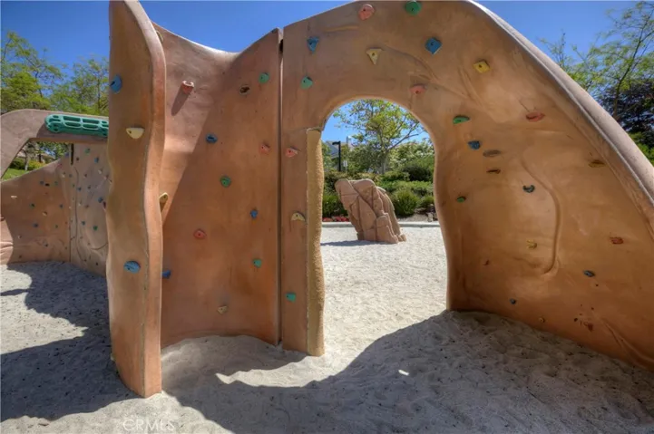 65 Bedstraw Loop, Ladera Ranch, California 92694