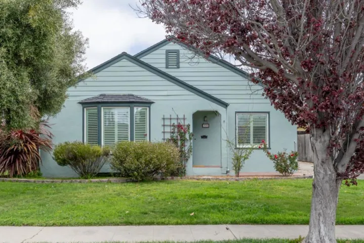 325 Hawthorne Street, Salinas, California 93901