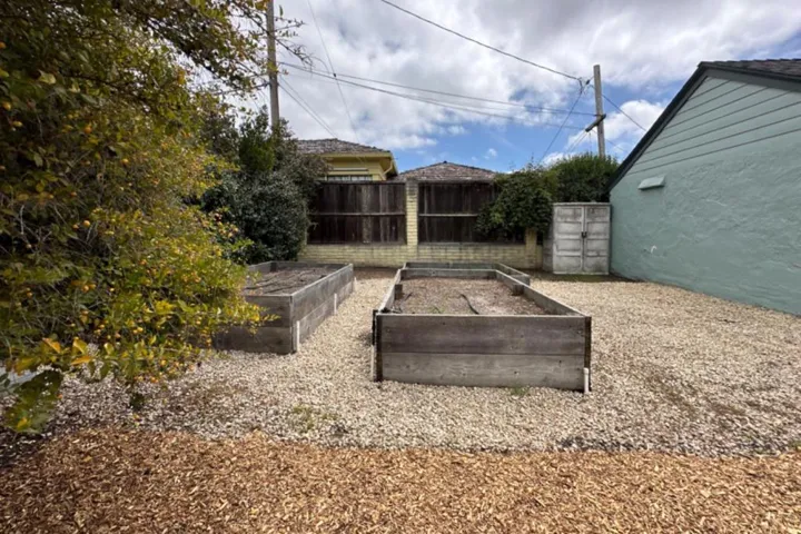325 Hawthorne Street, Salinas, California 93901