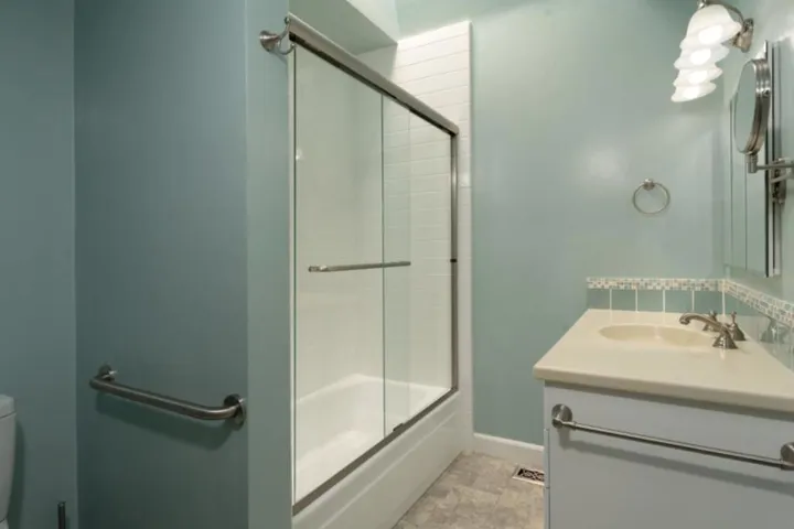 325 Hawthorne Street, Salinas, California 93901