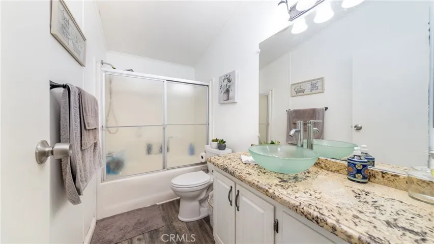 Bathroom no.2