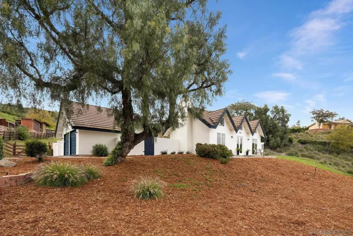 10038 Del Dios Highway, Escondido, California 92029