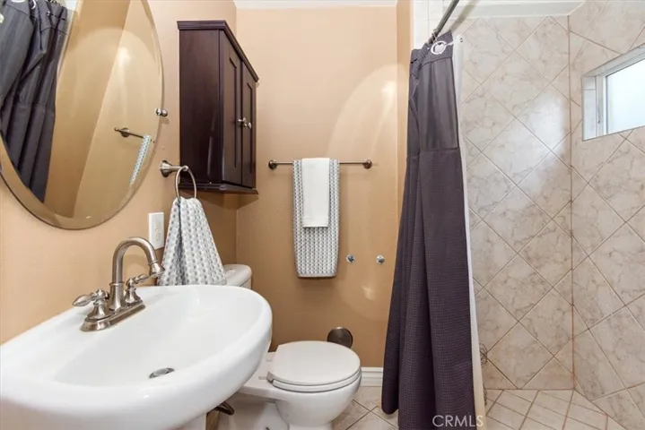 3/4-bathroom downstairs.