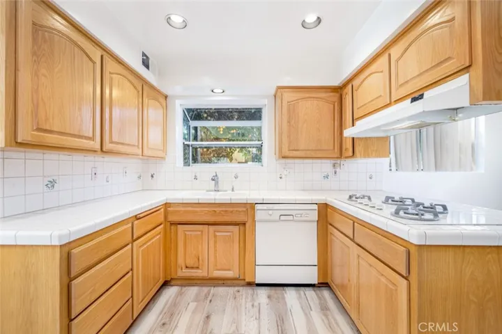 15838 Eccles Street, North Hills, California 91343