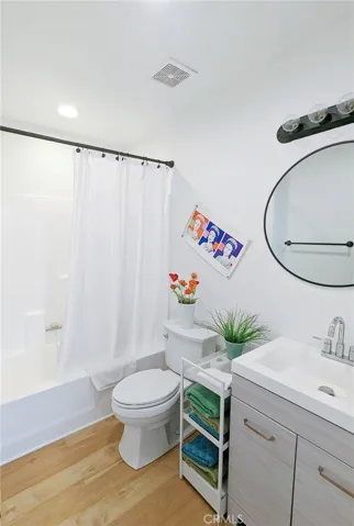 2nd Floor Bathroom
