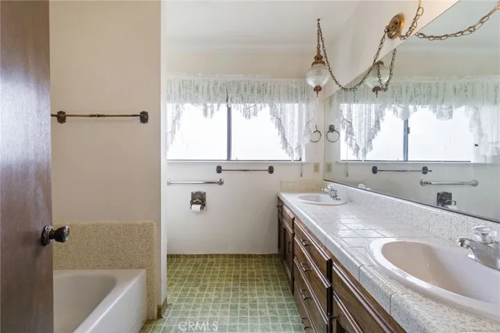 11778 Marietta Avenue, Clovis, California 93619