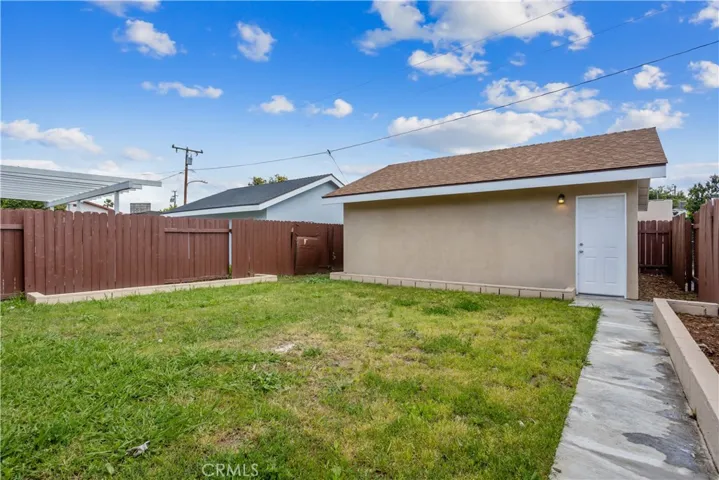 That's a nice sized yard at 136 S. 4th Street.