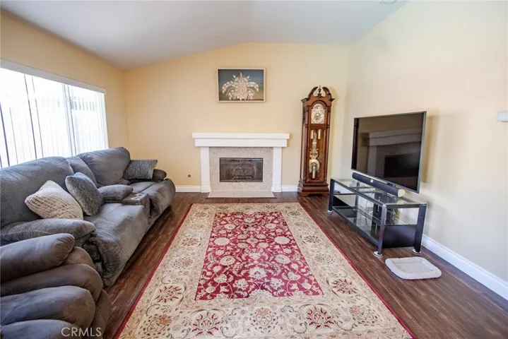 704 Rosalinda Drive, Oxnard, California 93030