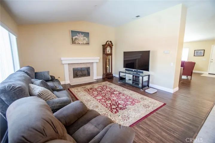 704 Rosalinda Drive, Oxnard, California 93030