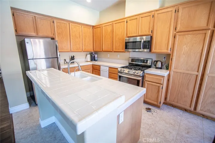704 Rosalinda Drive, Oxnard, California 93030
