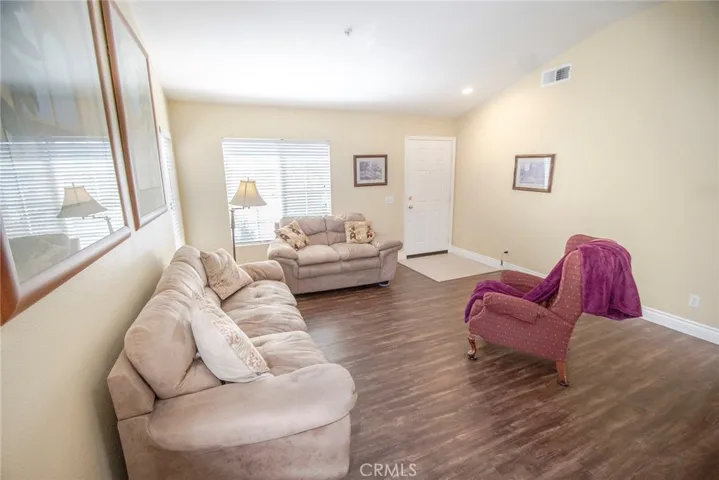 704 Rosalinda Drive, Oxnard, California 93030