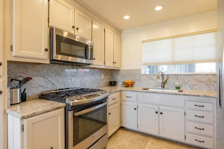 1204 Caoba Way, Salinas, California 93905