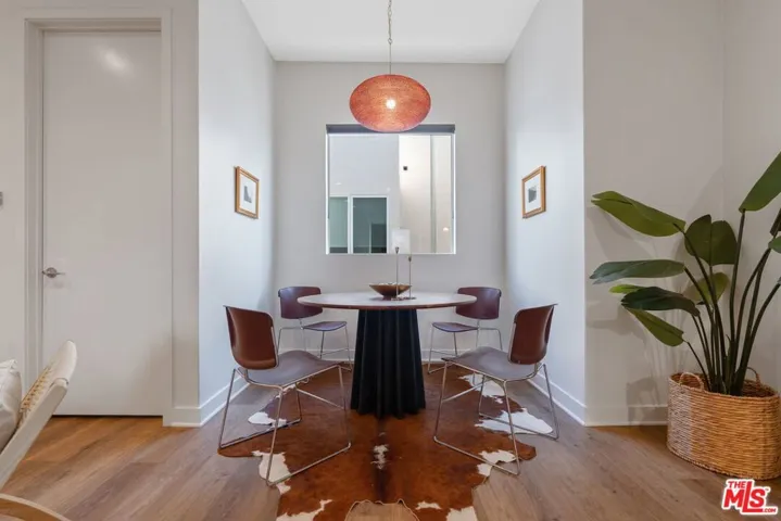 10921 1/2 Otsego Street, North Hollywood, California 91601
