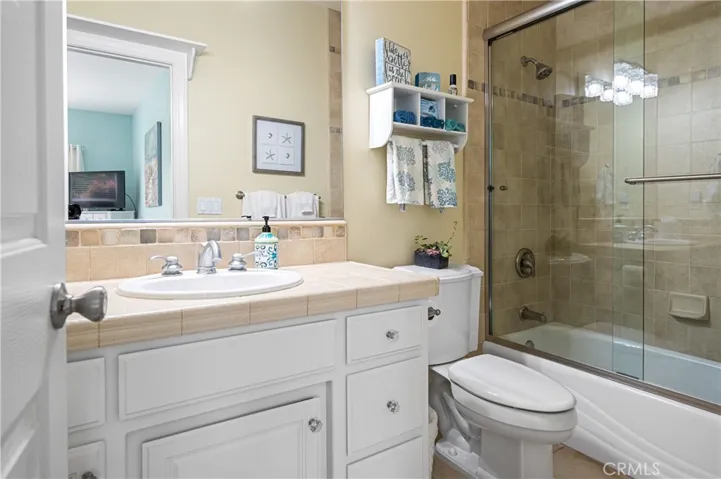 Bedroom 1 En Suite Bathroom