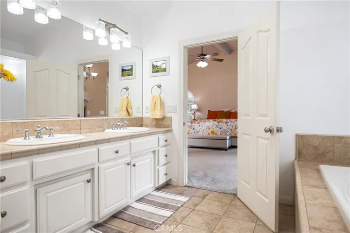 Primary En Suite Bathroom
