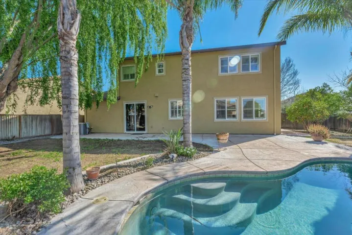415 Parliament Way, Newman, California 95360