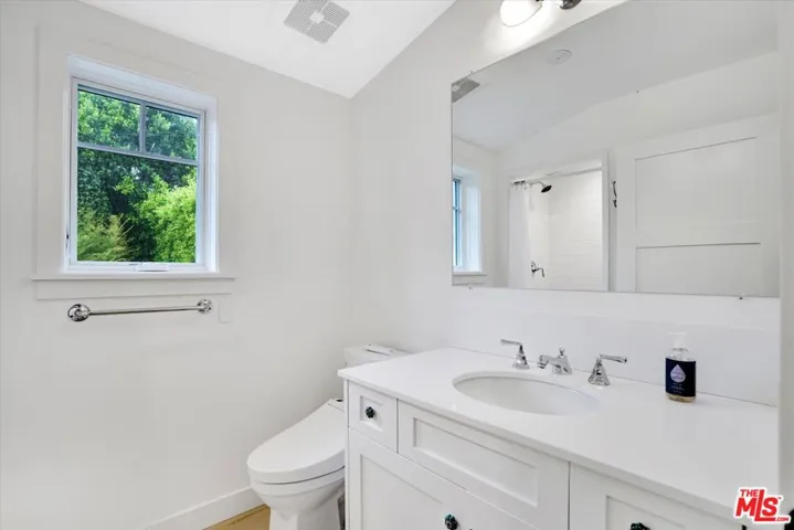 245 21st Street Rear House, Santa Monica, California 90402