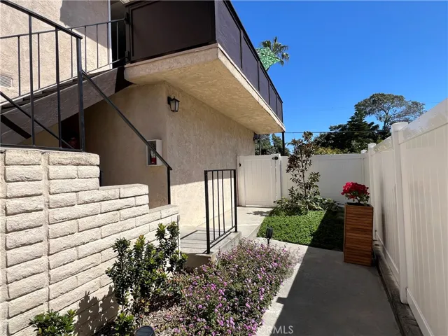 Gated entry way.